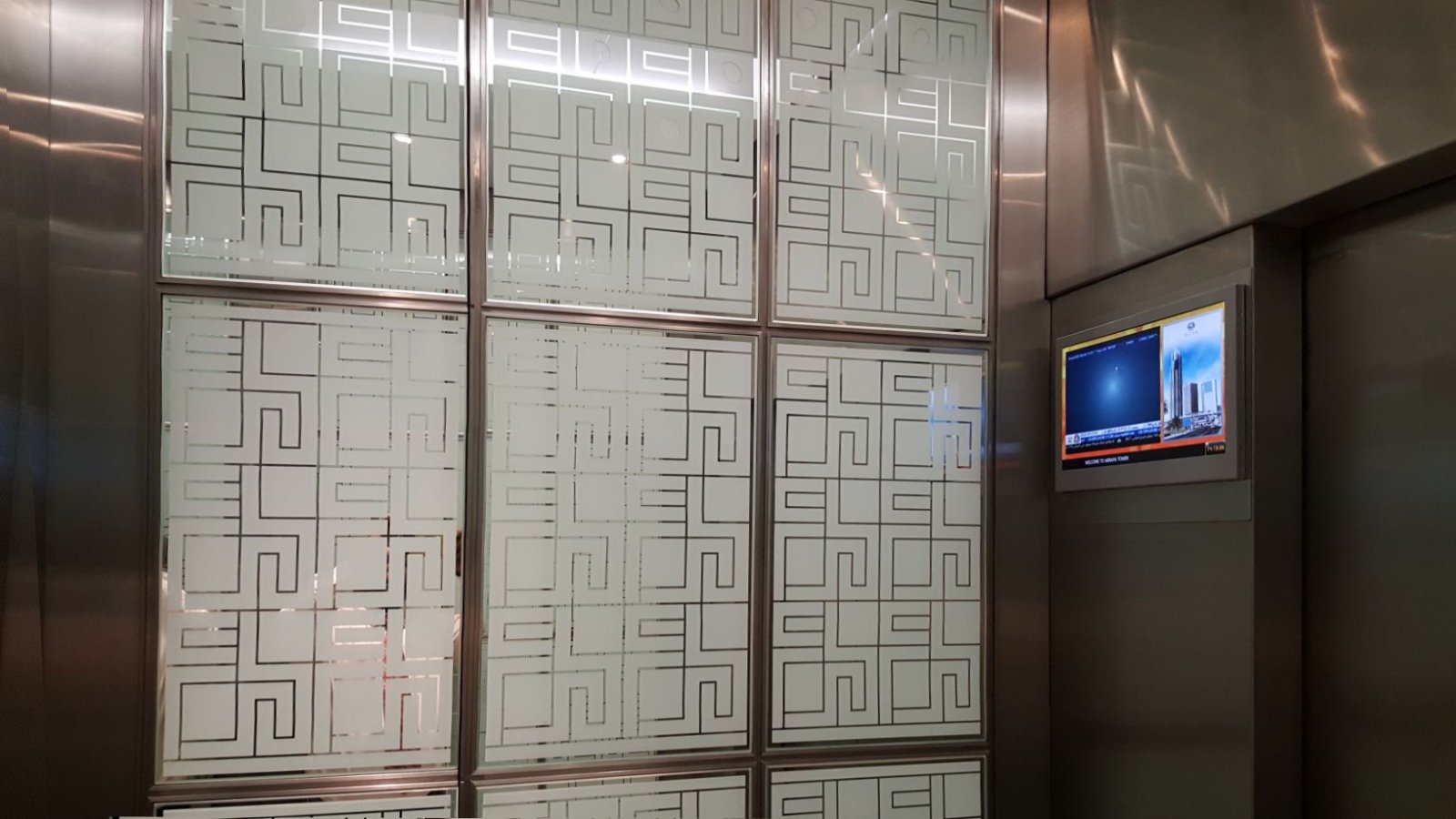 Visualización personalizada que coincide con el diseño del ascensor