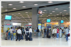 La señalización digital de CAYIN causa una gran primera impresión en el aeropuerto de Tailandia