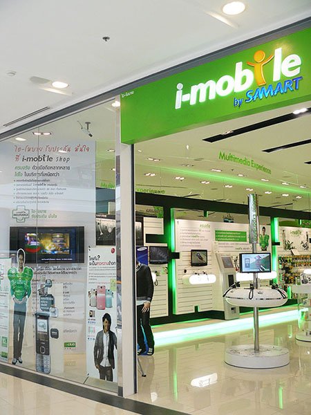 タイのi-mobileショップにおける小売業向けデジタルサイネージ