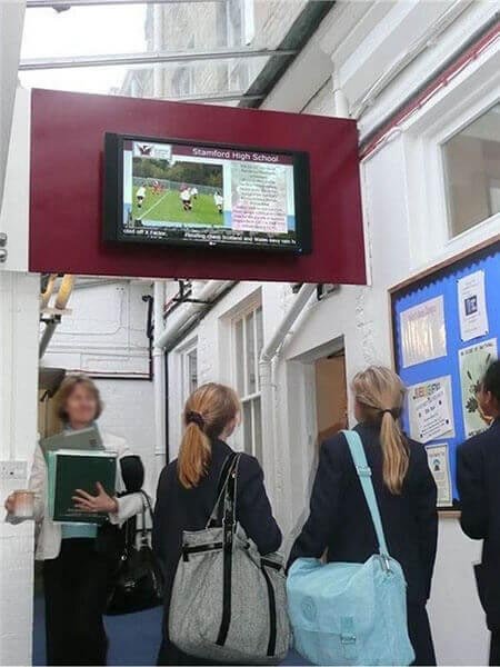 イギリスのStamford Endowed Schoolsにおける教育デジタルサイネージ