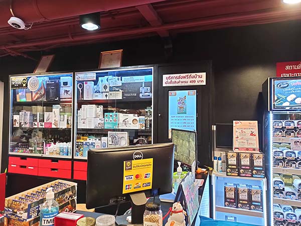 タイのThe Mall Bangkaeにおける小売デジタルサイネージ