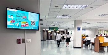 カセサート大学図書館、エレベーター待ちの時間を学生が見逃せないメッセージに変える
