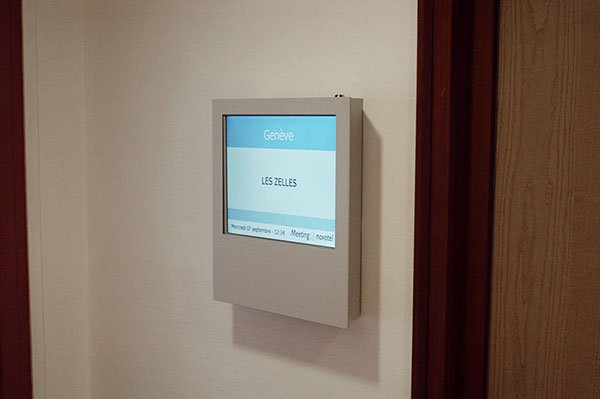 ดิจิตอลไซน์ด้านการบริการที่โรงแรมเชนโนโวเทล (Chain Hotel Novotel) ฝรั่งเศส
